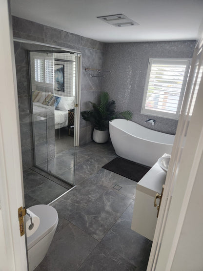 Red Sands Retreat, Shell Cove