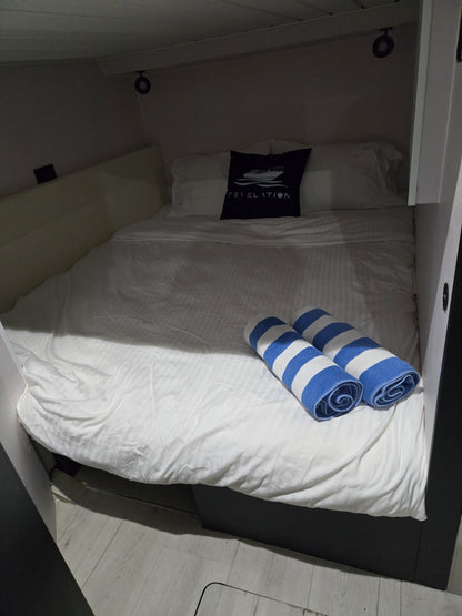 Self-Drive Boat Hire, Sydney Overnight